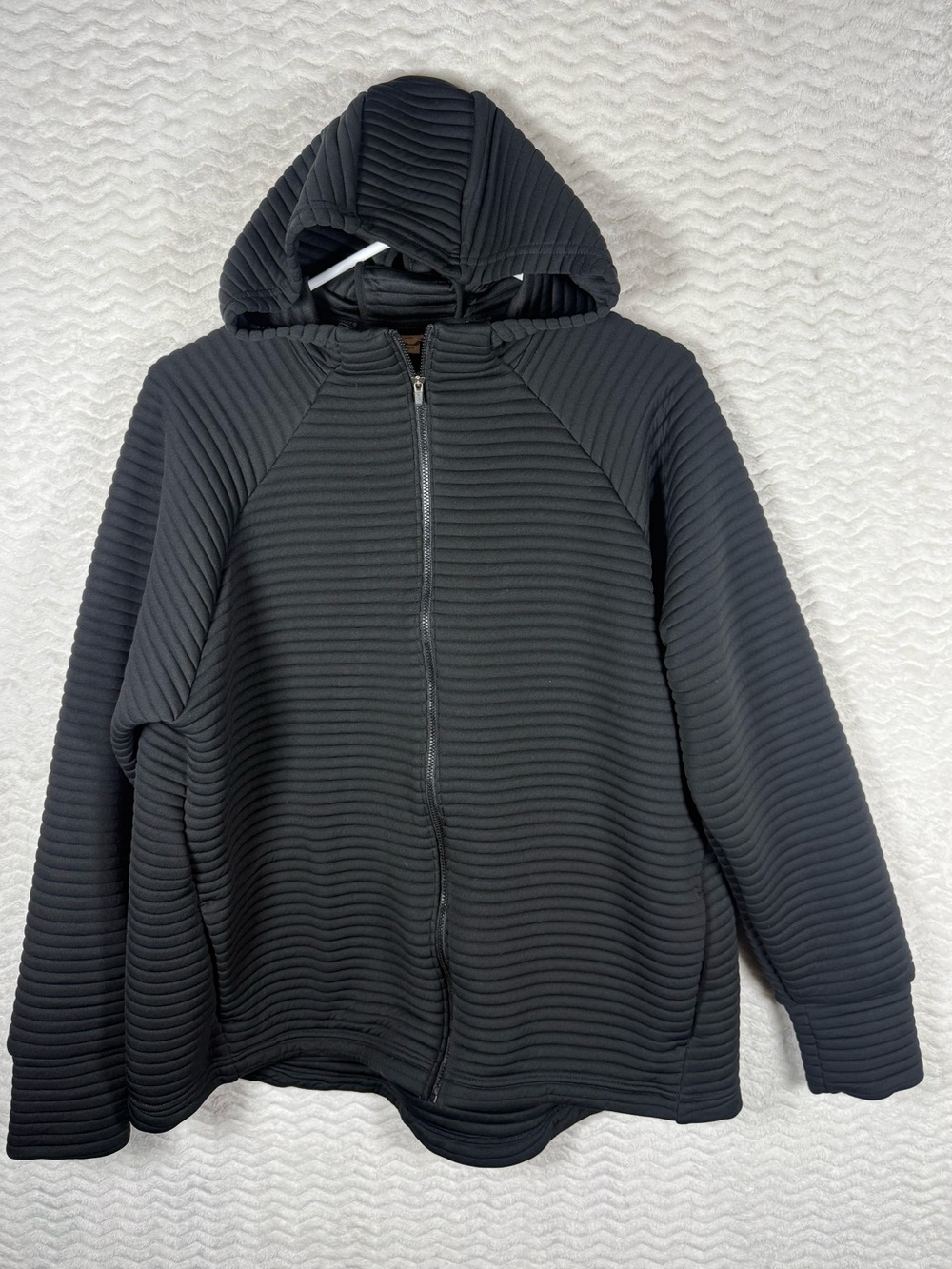 New Balance Sport Loft Knit Zip Hooded Modern Jacket. Statement made 🤩